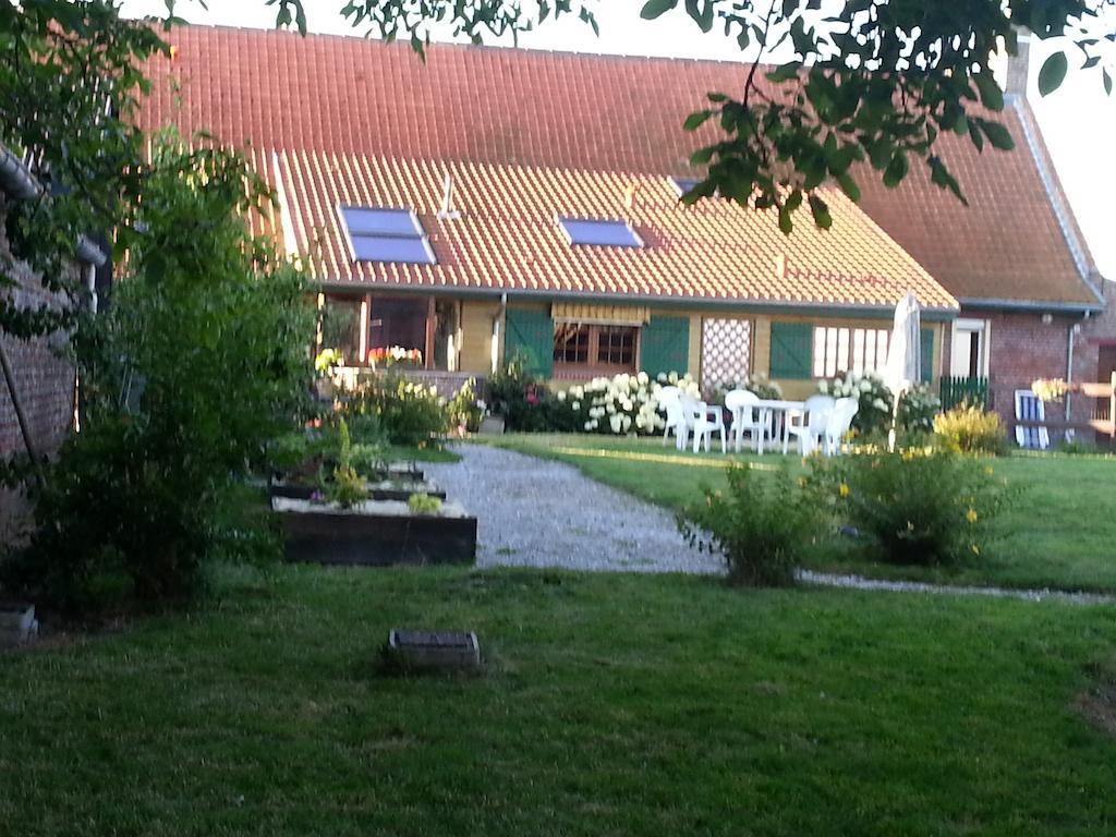 Gite De La Ferme Des Crins Blancs Villa Hazebrouck Habitación foto